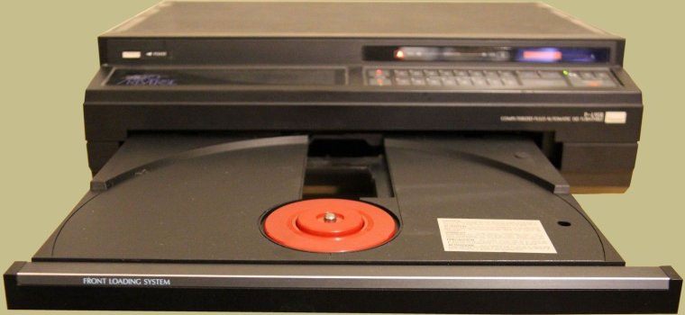 سنسویی یک گرامافون به نام P-L95R را ساخته بود که هندلینگ آن شبیه به پخش کننده های سی دی بود.
